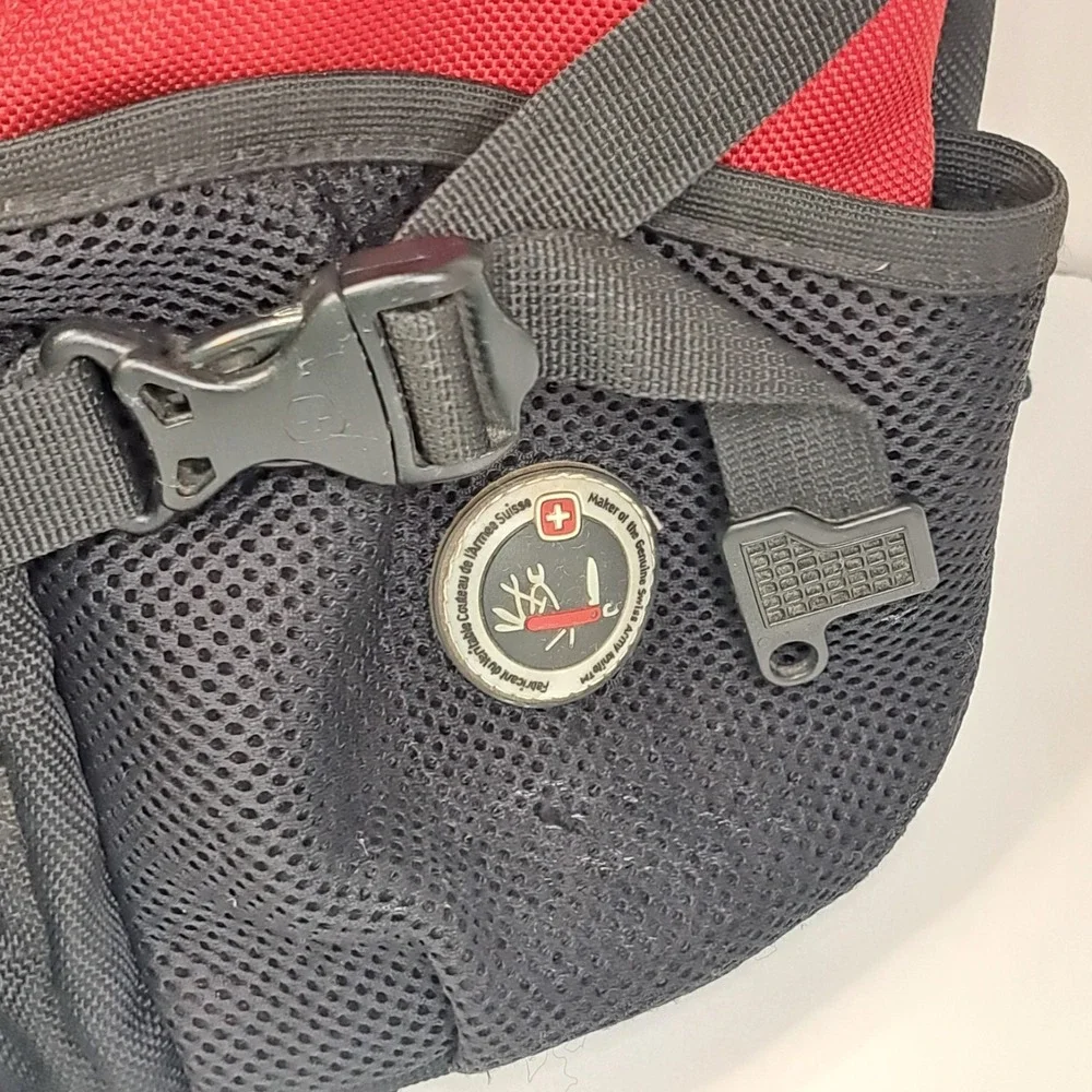 SwissGear Maxxum Black Red Laptop Travel Backpack Heavy Duty Padded Media Pocket